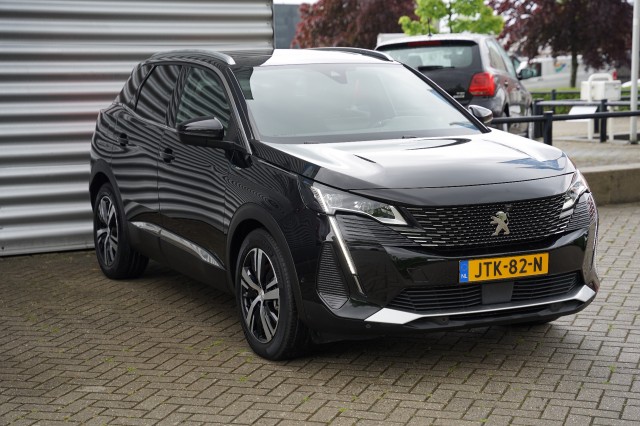 PEUGEOT 3008 SUV 5-drs