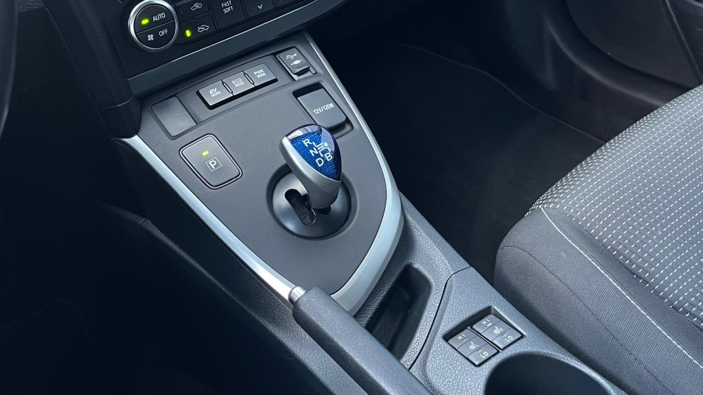 TOYOTA AURIS Hatchback 5 drs