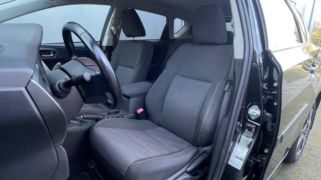 TOYOTA AURIS Hatchback 5 drs