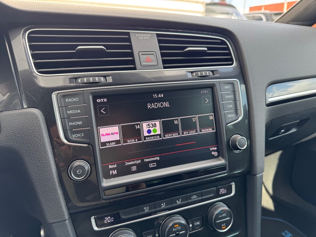 VOLKSWAGEN GOLF Hatchback 5 drs