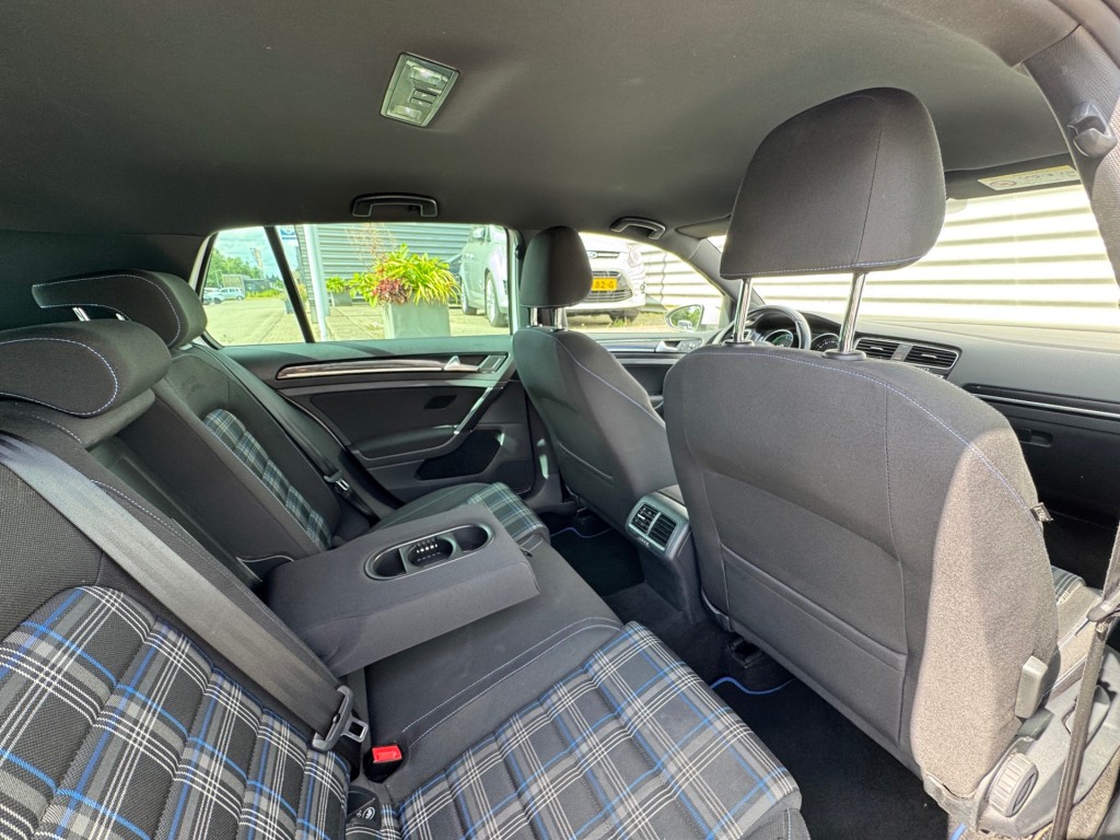 VOLKSWAGEN GOLF Hatchback 5 drs