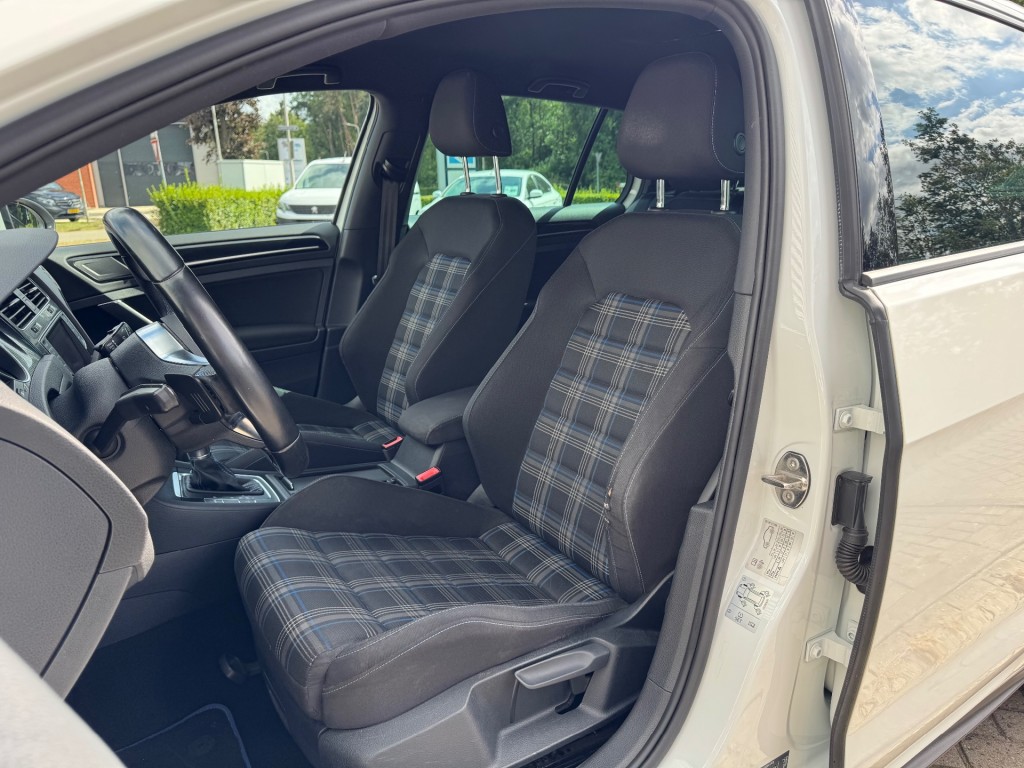 VOLKSWAGEN GOLF Hatchback 5 drs