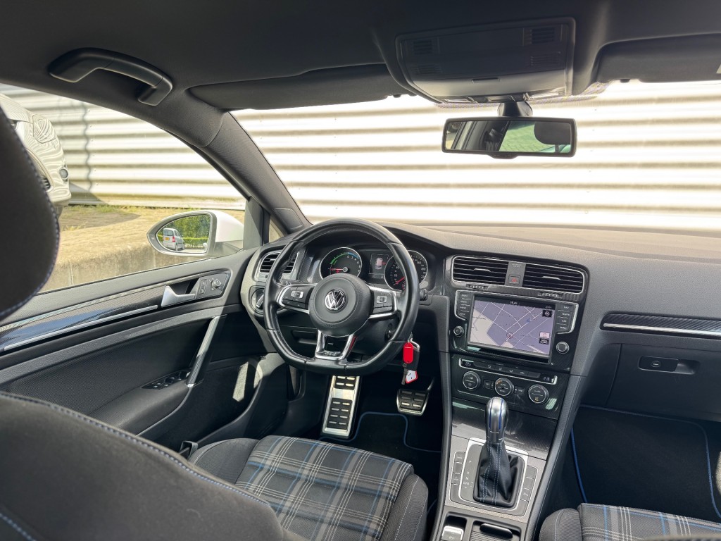 VOLKSWAGEN GOLF Hatchback 5 drs