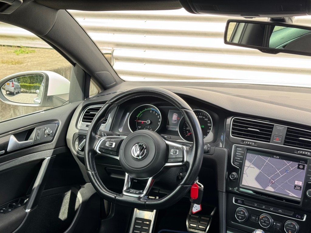 VOLKSWAGEN GOLF Hatchback 5 drs
