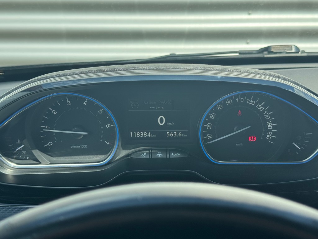 PEUGEOT 2008 SUV 5-drs