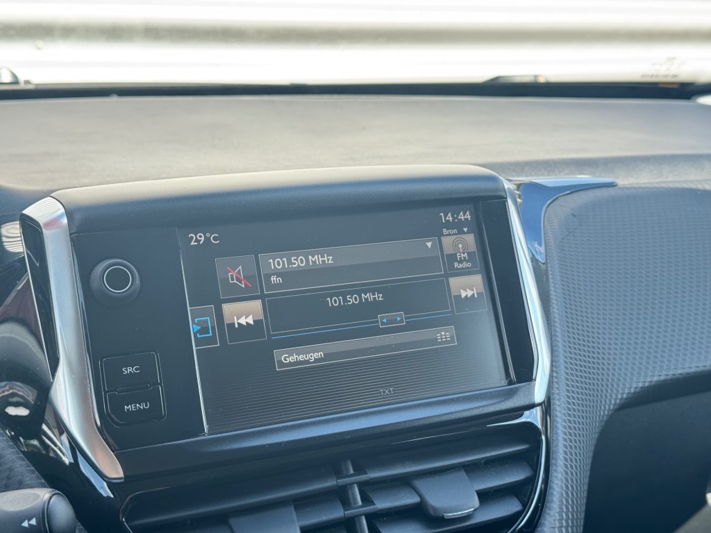 PEUGEOT 2008 SUV 5-drs