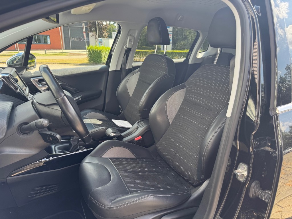 PEUGEOT 2008 SUV 5-drs