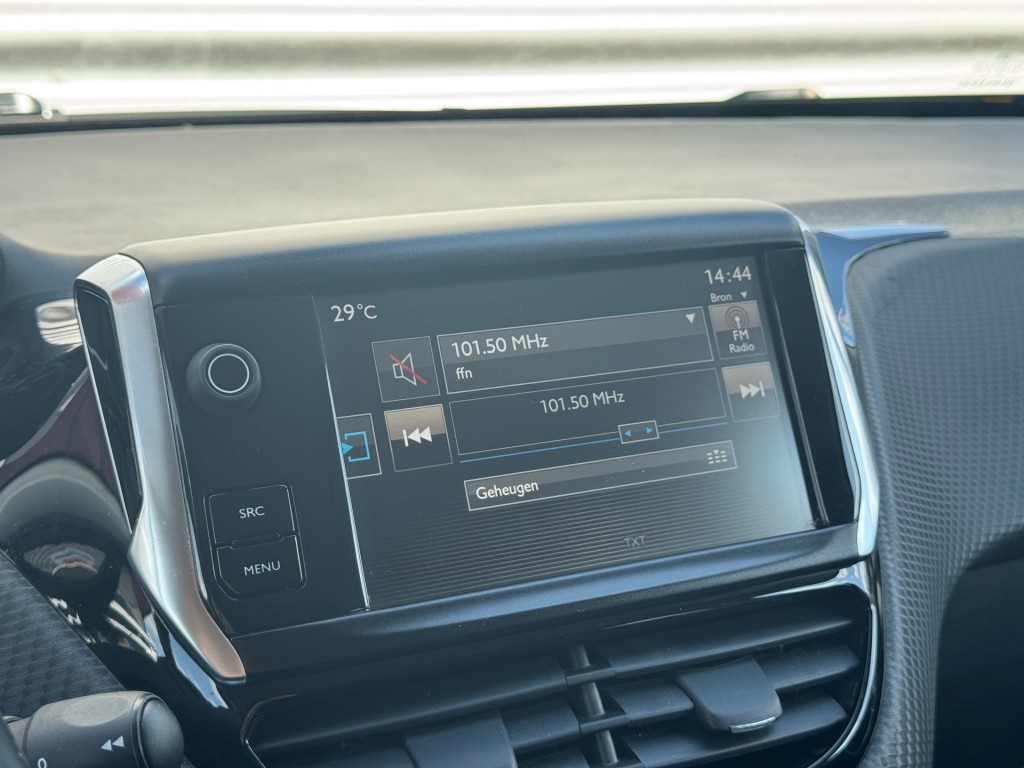 PEUGEOT 2008 SUV 5-drs