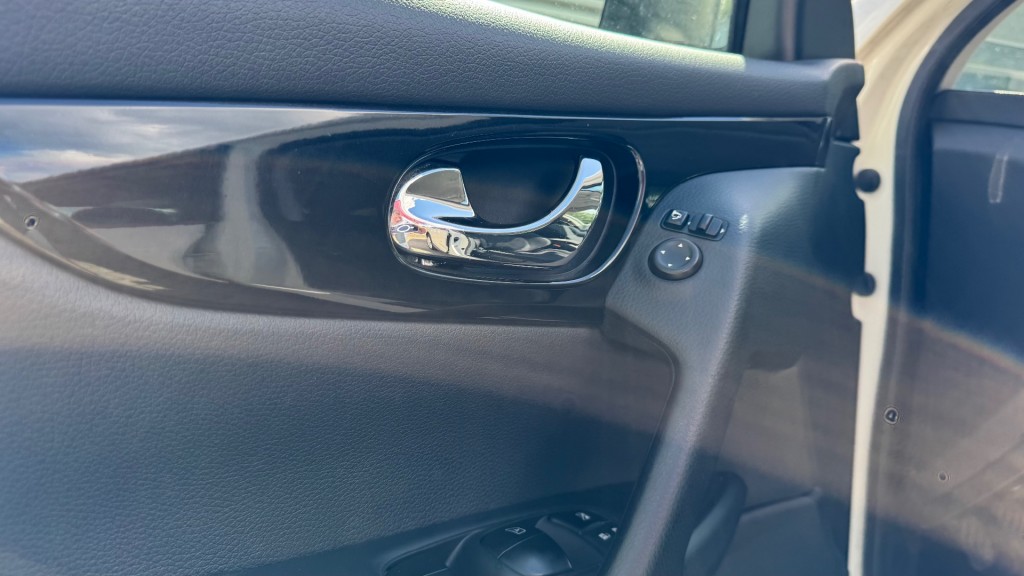 NISSAN QASHQAI SUV 5-drs