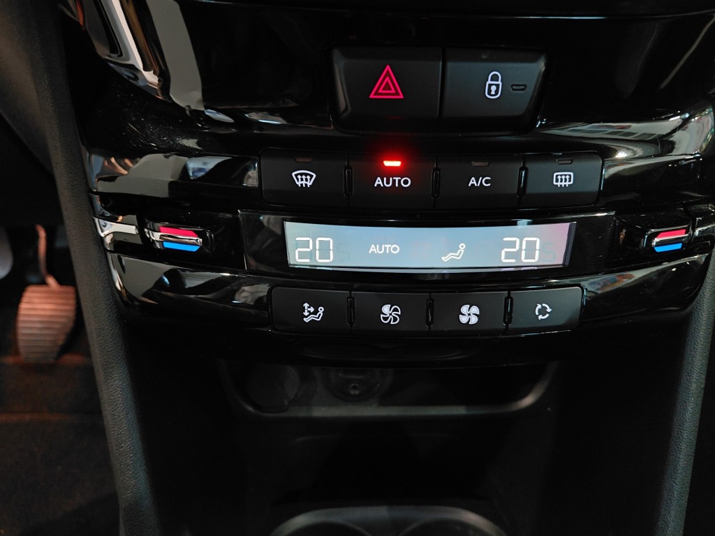 PEUGEOT 208 Hatchback 5 drs