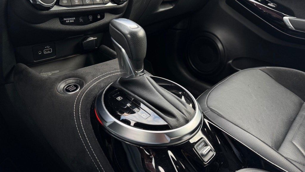 NISSAN JUKE SUV 5-drs