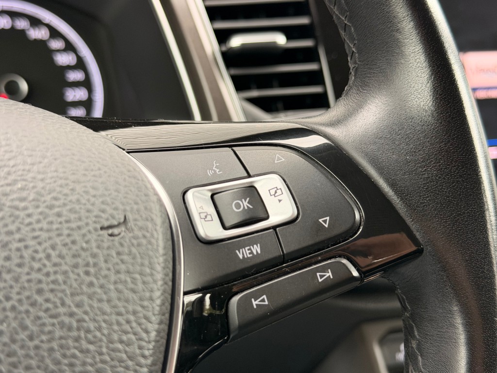 VOLKSWAGEN T-ROC SUV 5-drs