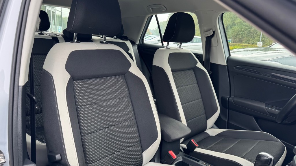 VOLKSWAGEN T-ROC SUV 5-drs