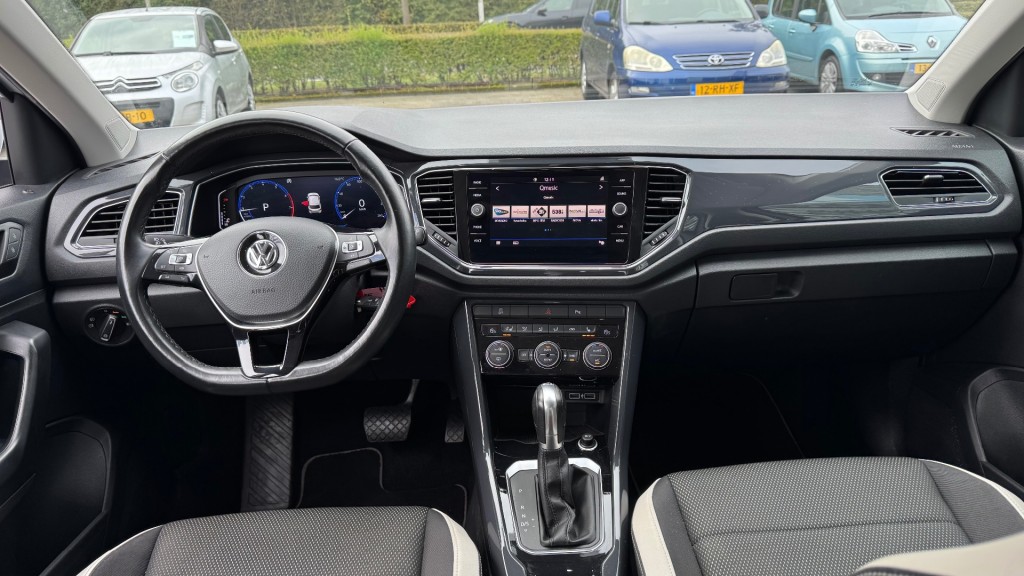 VOLKSWAGEN T-ROC SUV 5-drs