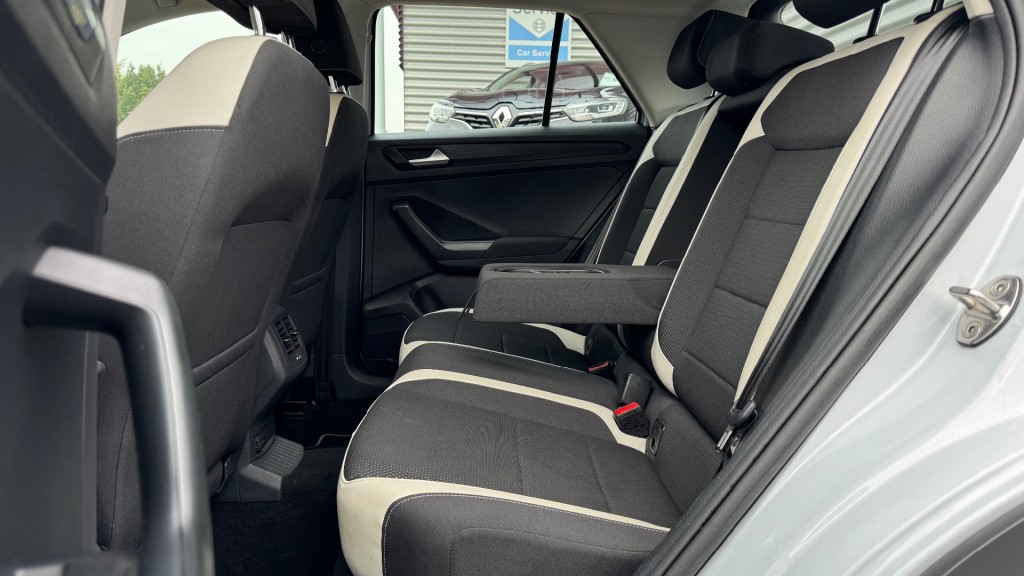 VOLKSWAGEN T-ROC SUV 5-drs