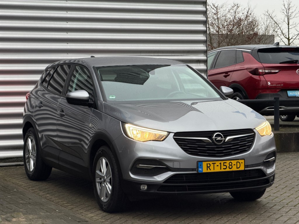 OPEL GRANDLAND SUV 5-drs