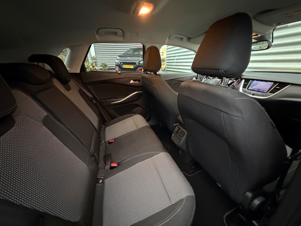 OPEL GRANDLAND SUV 5-drs