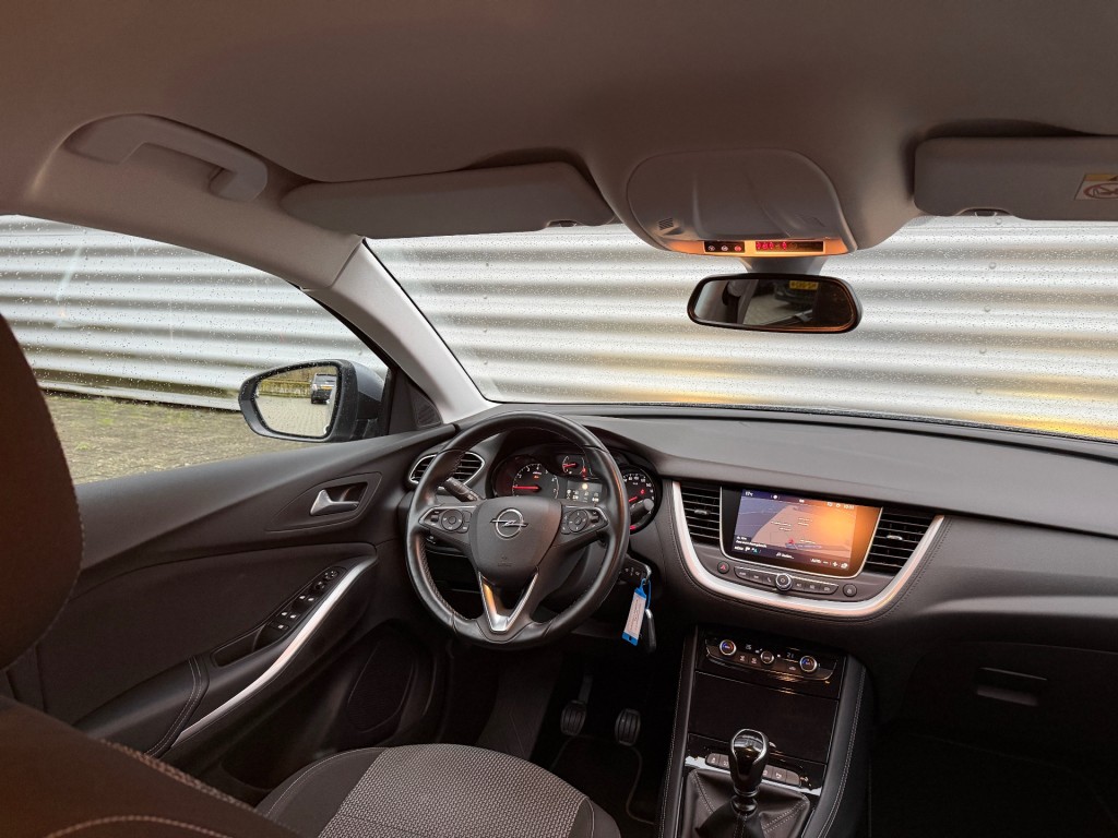 OPEL GRANDLAND SUV 5-drs