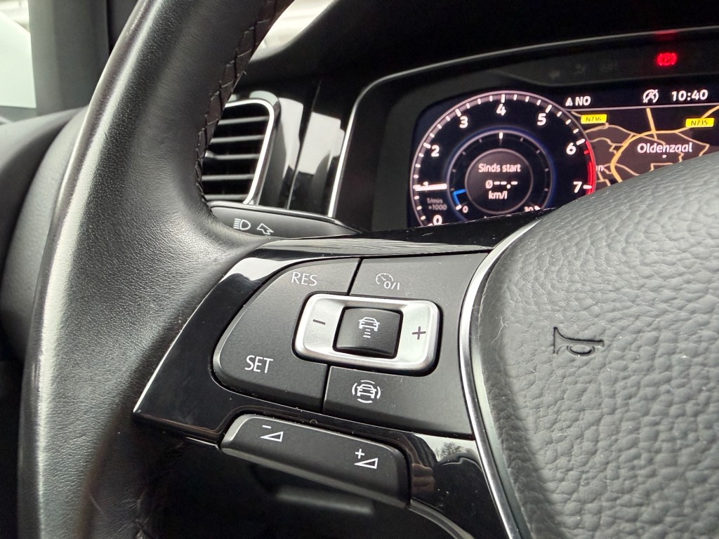 VOLKSWAGEN GOLF Hatchback 5 drs