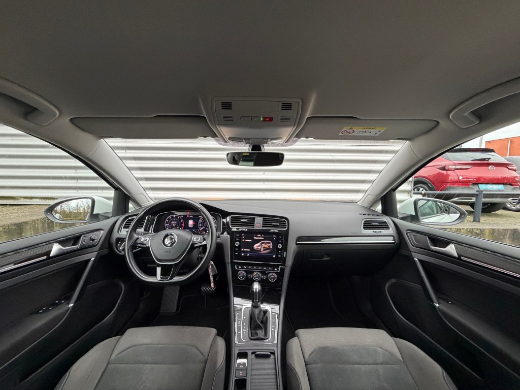 VOLKSWAGEN GOLF Hatchback 5 drs