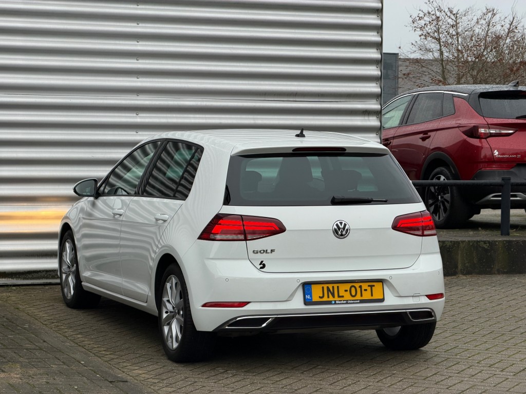 VOLKSWAGEN GOLF Hatchback 5 drs