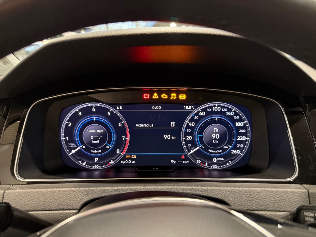 VOLKSWAGEN GOLF Hatchback 5 drs