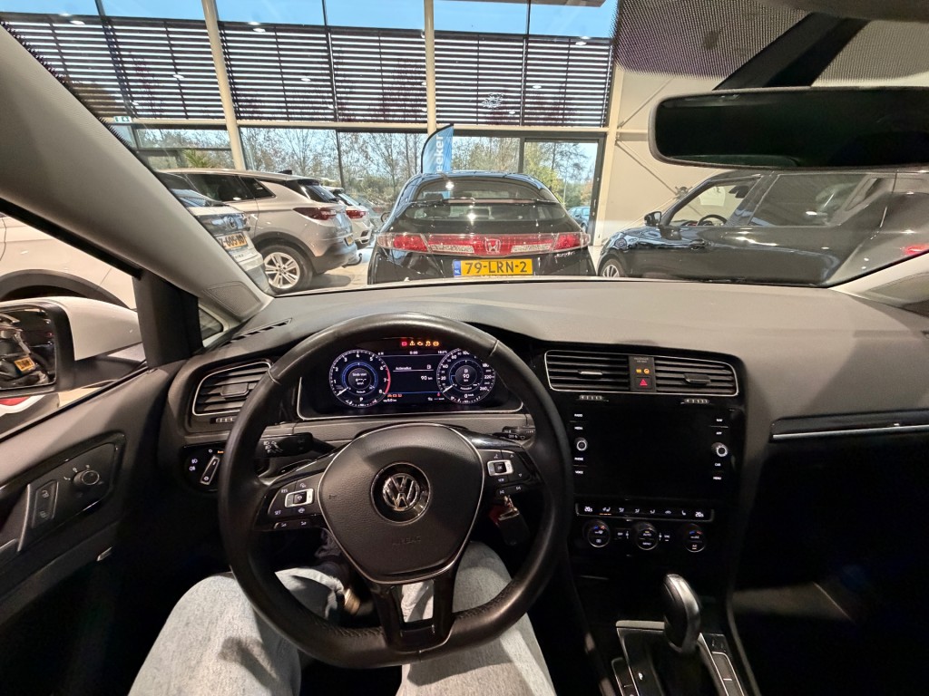 VOLKSWAGEN GOLF Hatchback 5 drs