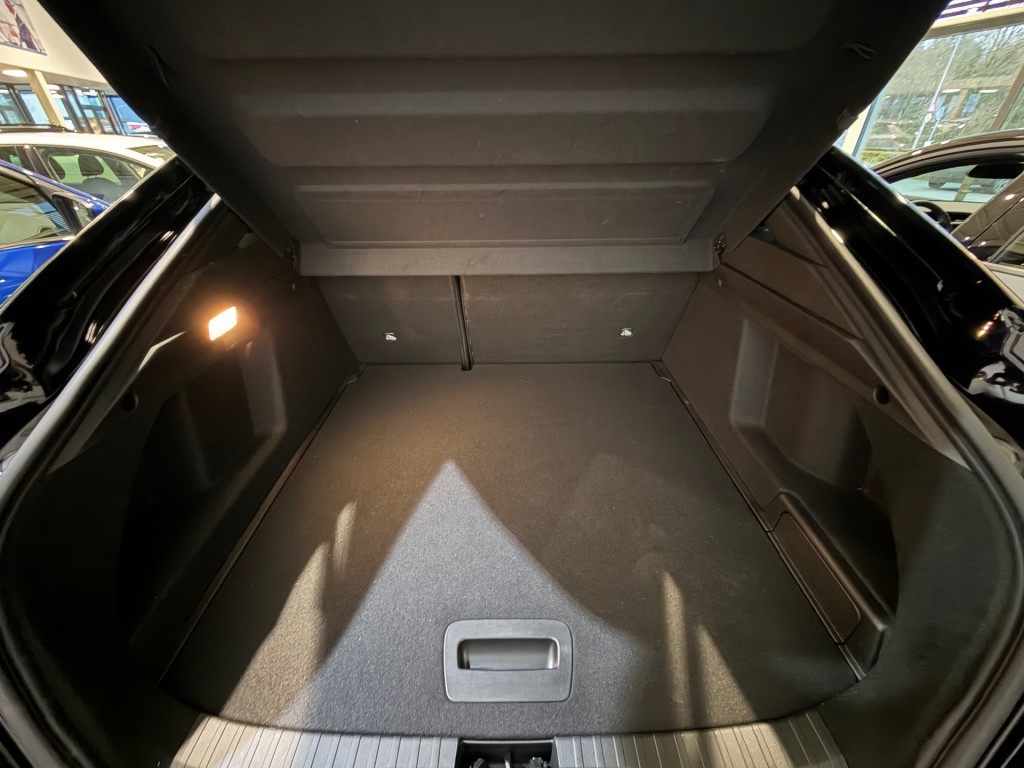 RENAULT ARKANA SUV 5-drs