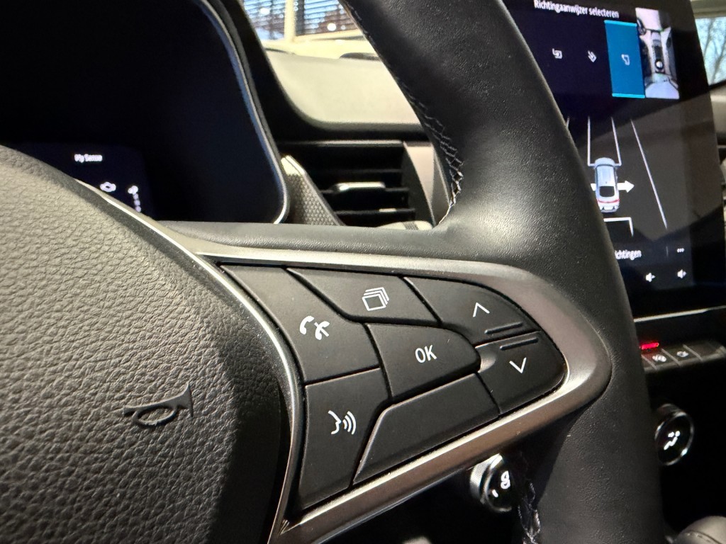 RENAULT ARKANA SUV 5-drs