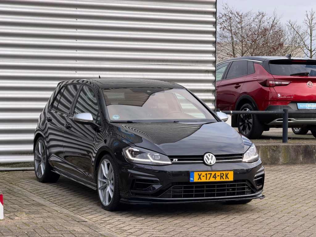 VOLKSWAGEN GOLF Hatchback 5 drs