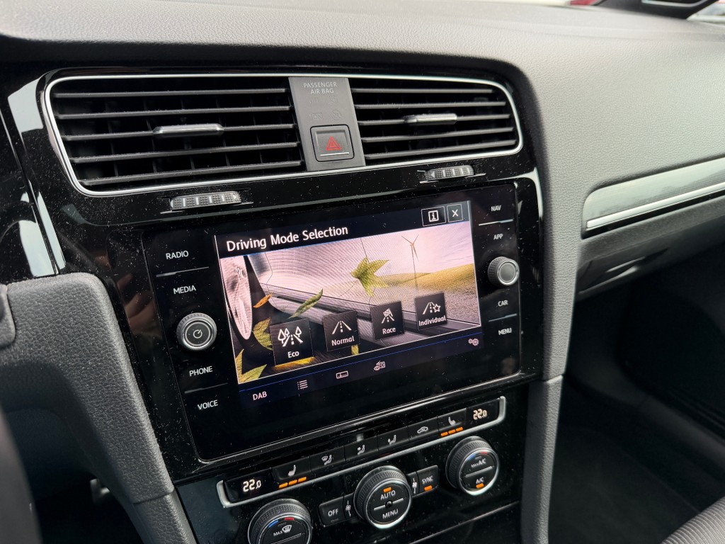 VOLKSWAGEN GOLF Hatchback 5 drs