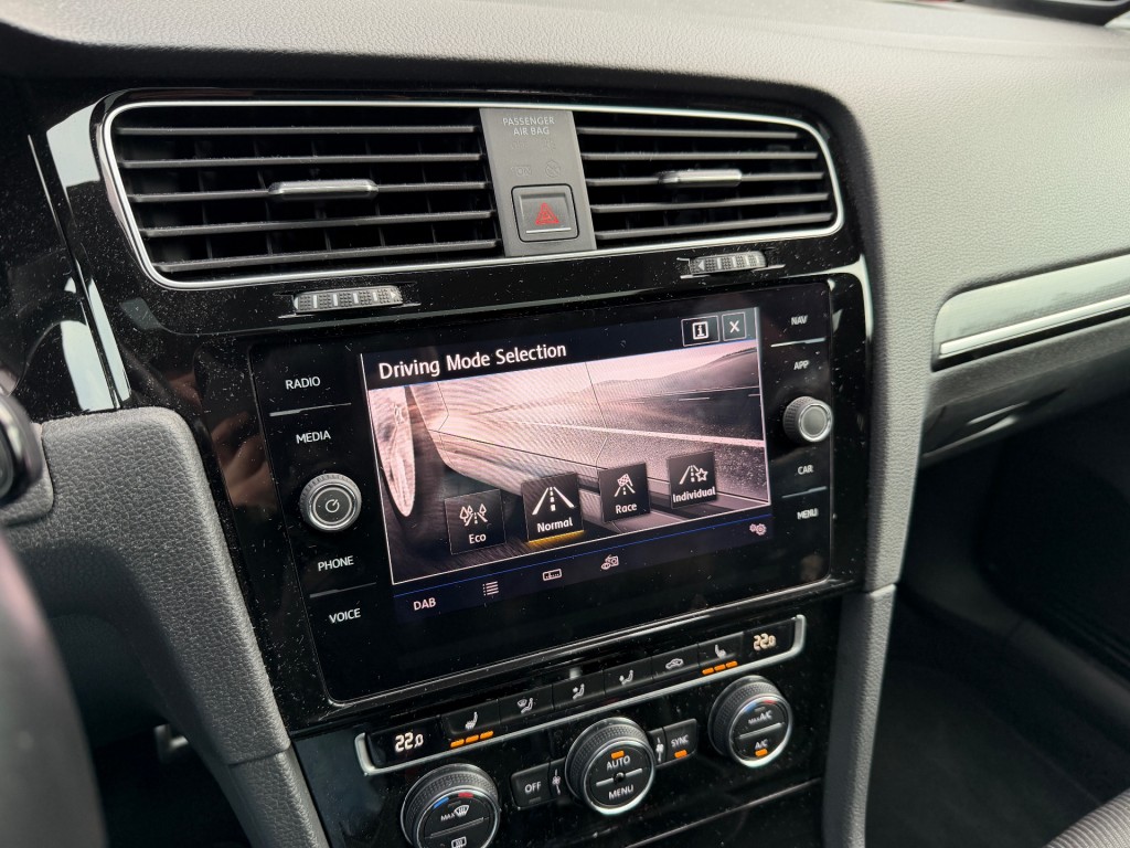 VOLKSWAGEN GOLF Hatchback 5 drs