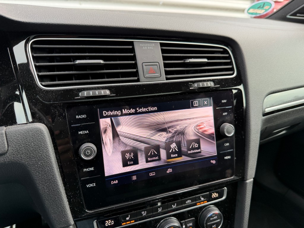 VOLKSWAGEN GOLF Hatchback 5 drs