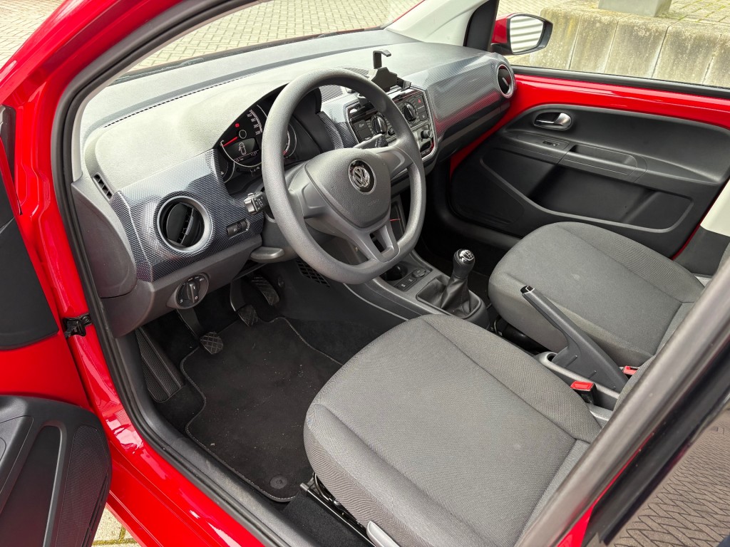 VOLKSWAGEN UP Hatchback 5 drs