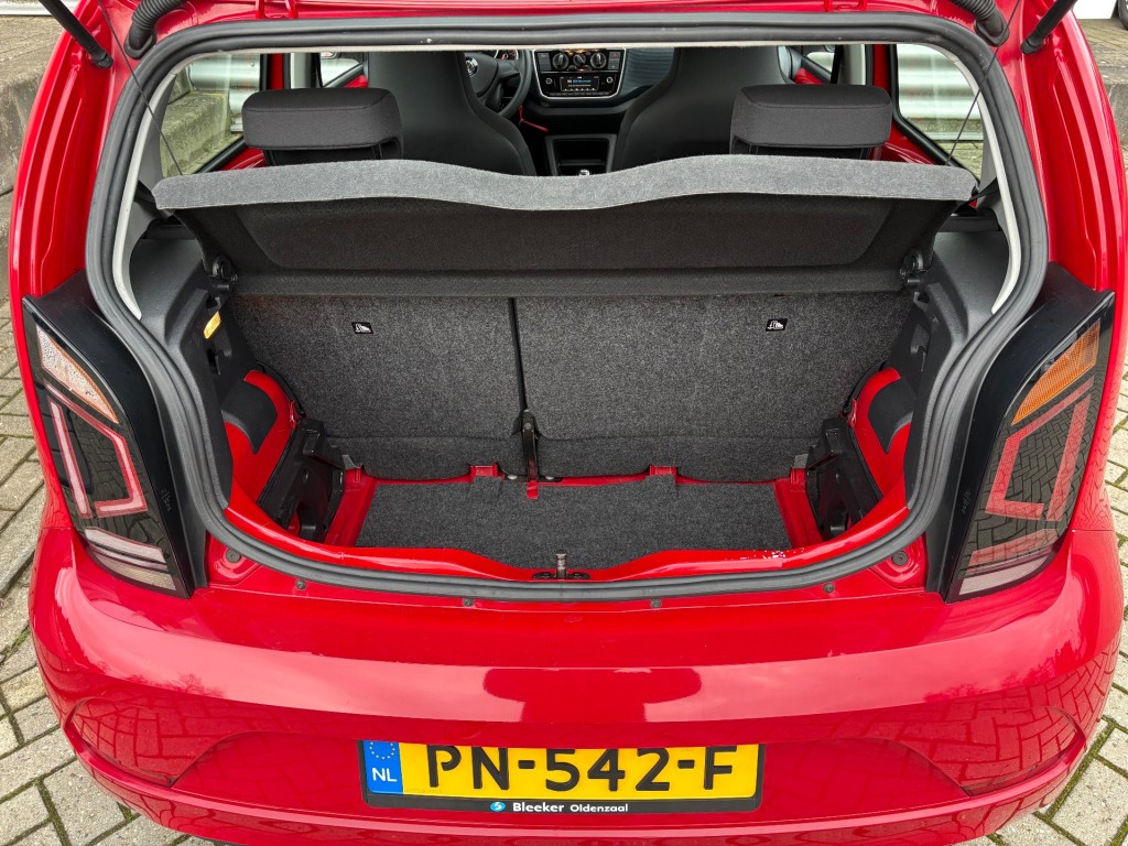 VOLKSWAGEN UP Hatchback 5 drs