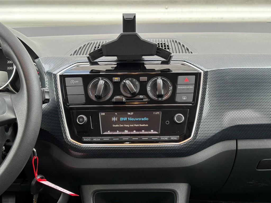 VOLKSWAGEN UP Hatchback 5 drs