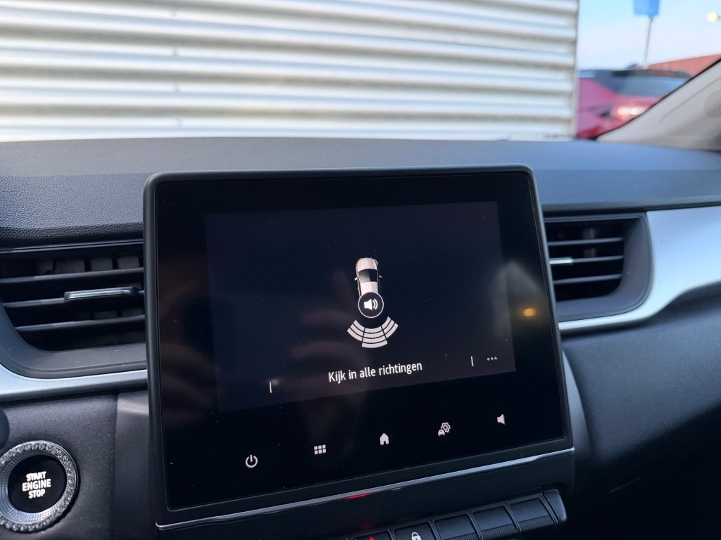 RENAULT CAPTUR SUV 5-drs