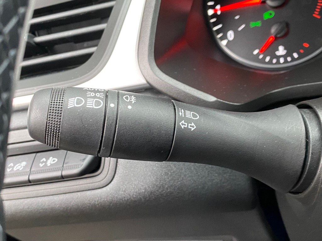 RENAULT CAPTUR SUV 5-drs