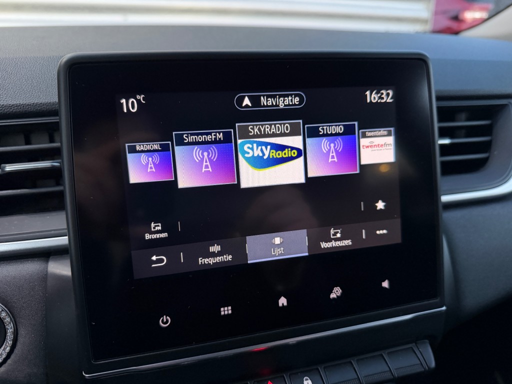 RENAULT CAPTUR SUV 5-drs