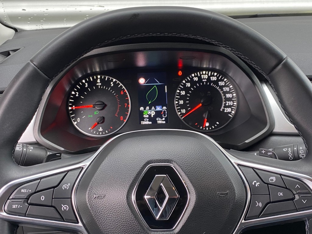 RENAULT CAPTUR SUV 5-drs