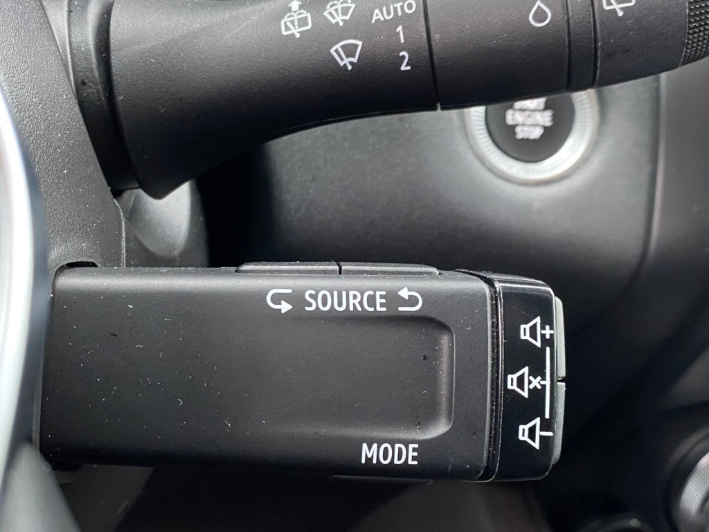 RENAULT CAPTUR SUV 5-drs