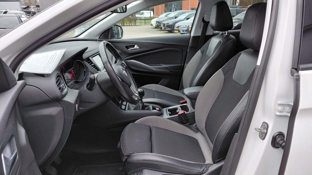 OPEL GRANDLAND SUV 5-drs