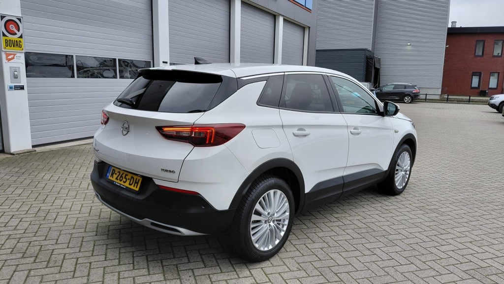 OPEL GRANDLAND SUV 5-drs