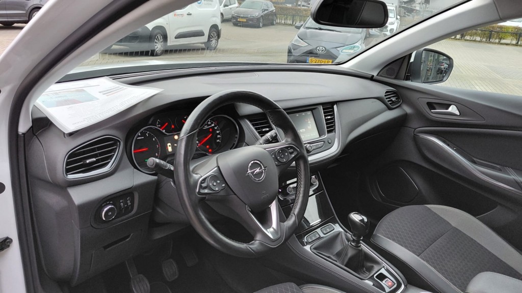 OPEL GRANDLAND SUV 5-drs