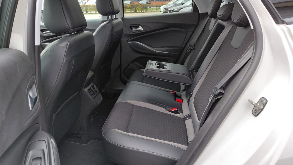 OPEL GRANDLAND SUV 5-drs