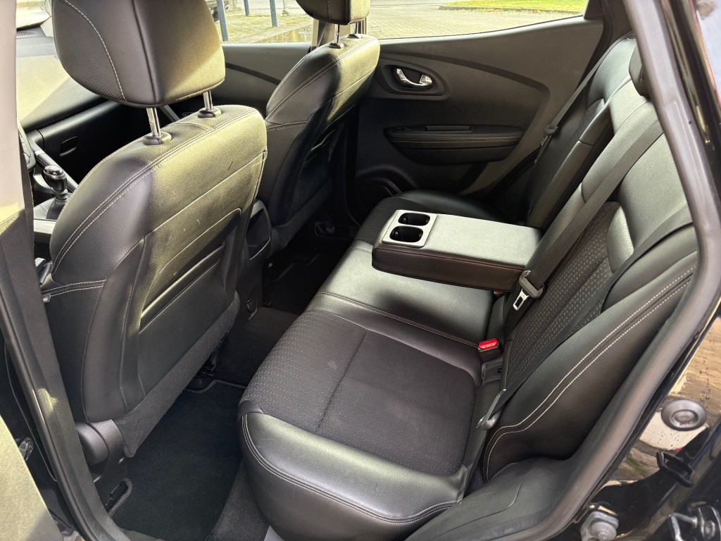 RENAULT KADJAR SUV 5-drs