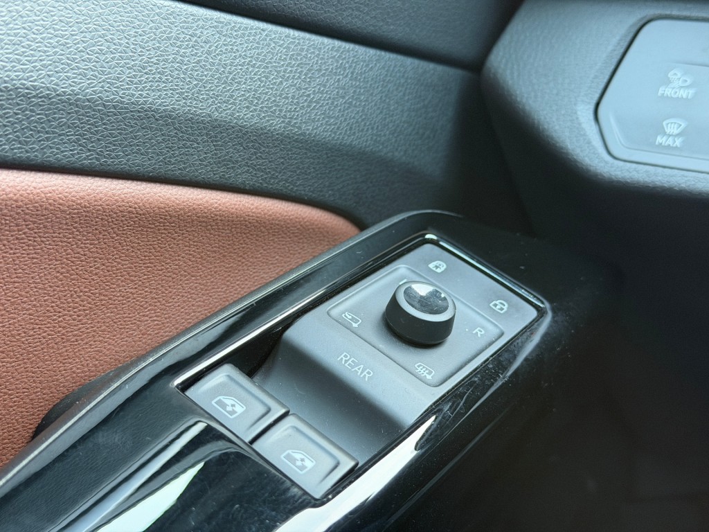 VOLKSWAGEN ID.4 SUV 5-drs