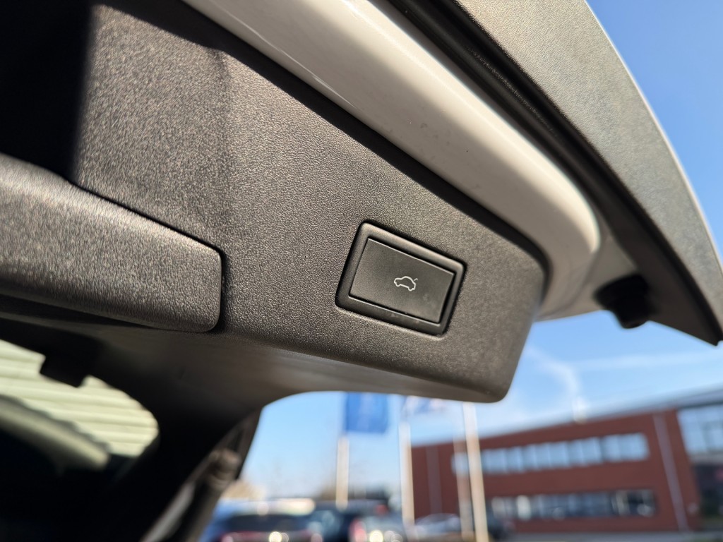 VOLKSWAGEN ID.4 SUV 5-drs