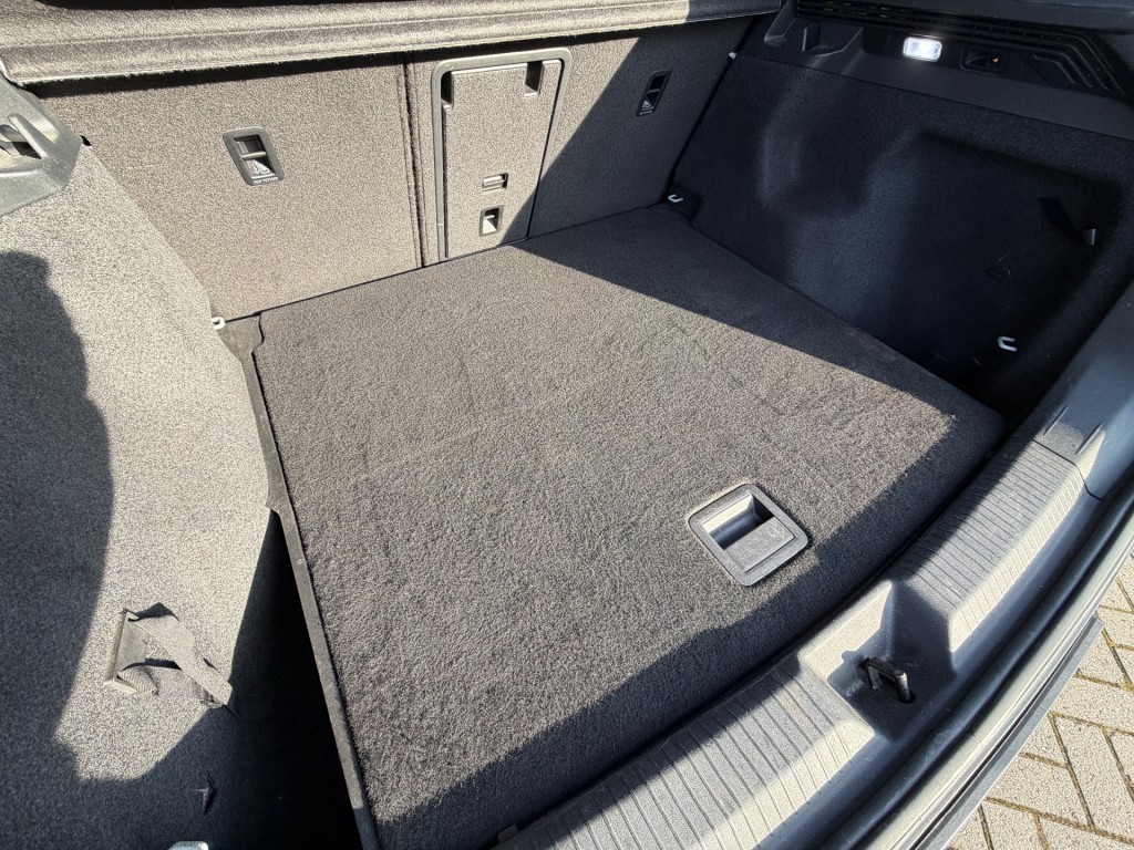 VOLKSWAGEN ID.4 SUV 5-drs