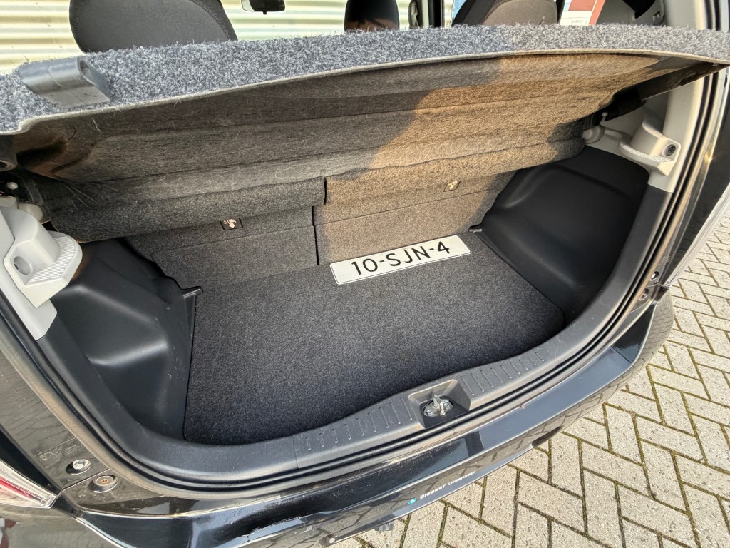 SUBARU JUSTY Hatchback 5 drs